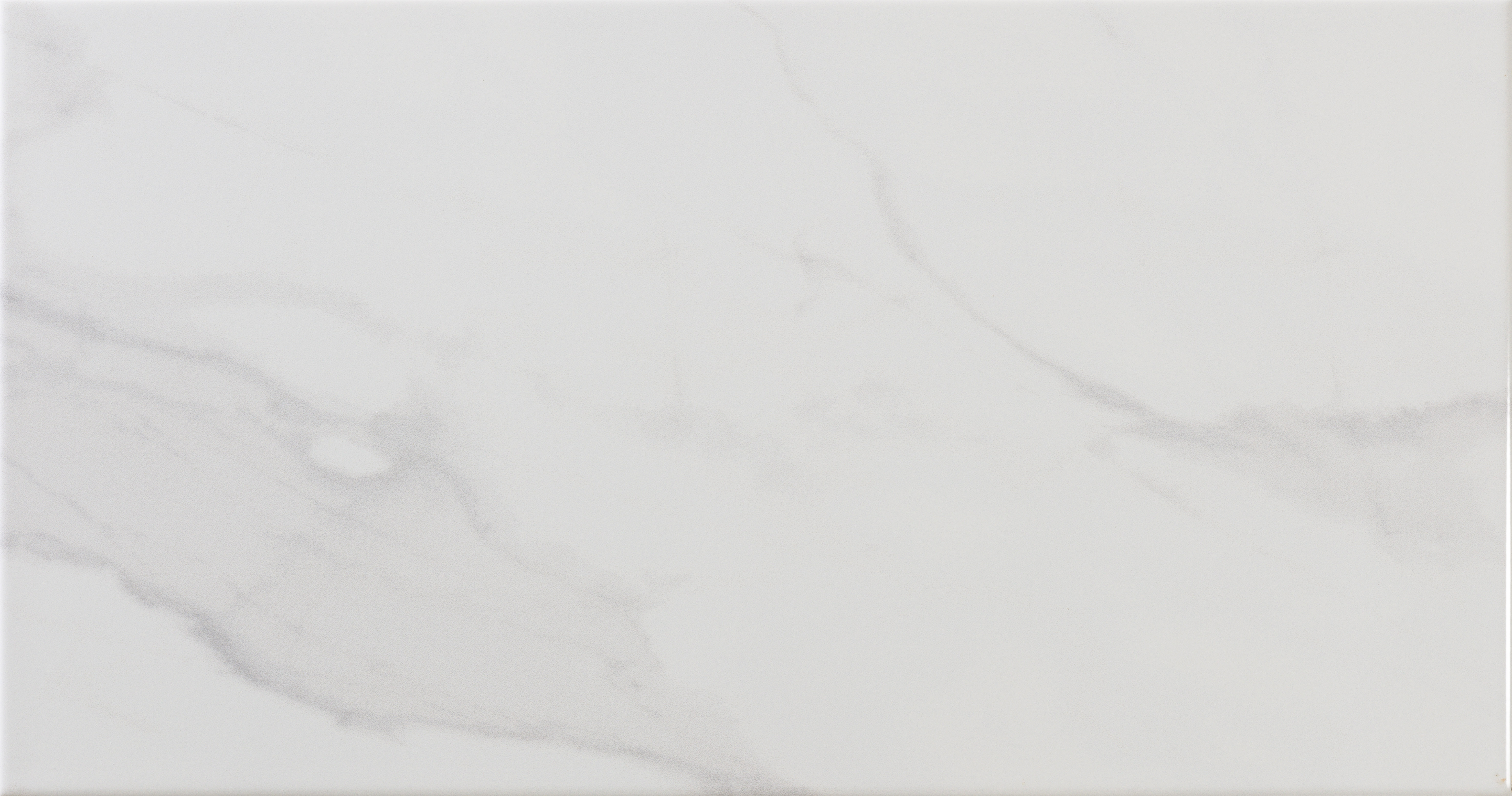 Kúpeľňa s neutrálnymi obkladmi kolekcie Ecoceramic Essens a minimalistickým nábytkom (3)