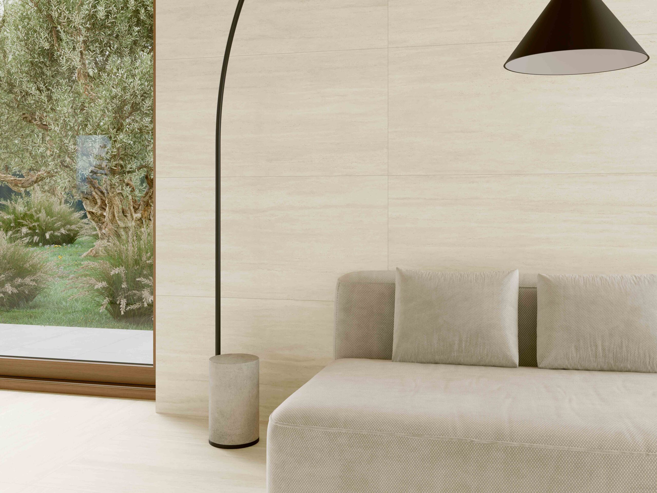 Svetlá kúpeľňa s porcelánovým obkladom Tivoli Vein Ivory (3)
